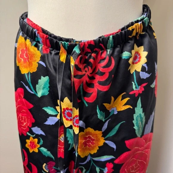 NATORI Floral 2 Piece Satin Long Sleeve Shirt & Pant Pajama Set BLACK / MEDIUM - Picture 11 of 14